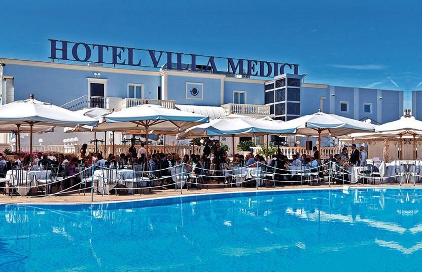 Hotel Villa Medici Рокка-Сан-Джованни Экстерьер фото