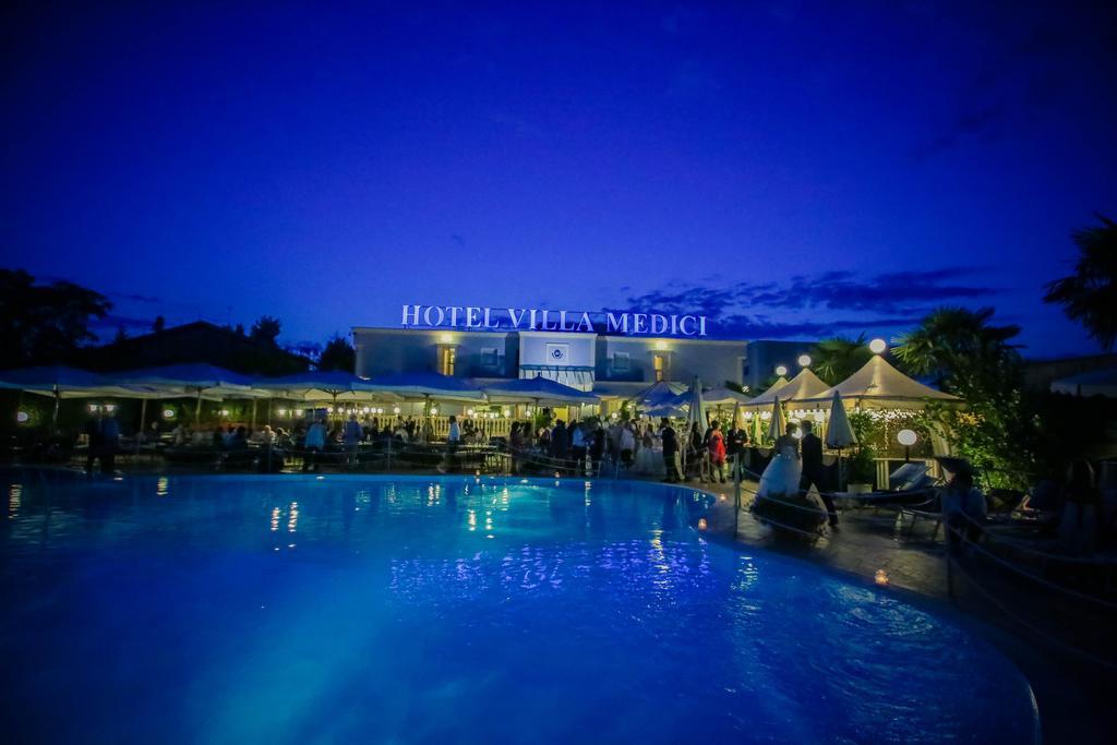Hotel Villa Medici Рокка-Сан-Джованни Экстерьер фото