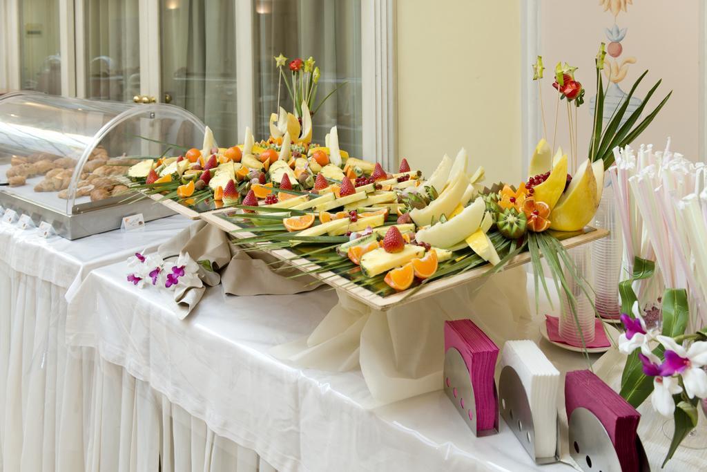 Hotel Villa Medici Рокка-Сан-Джованни Экстерьер фото
