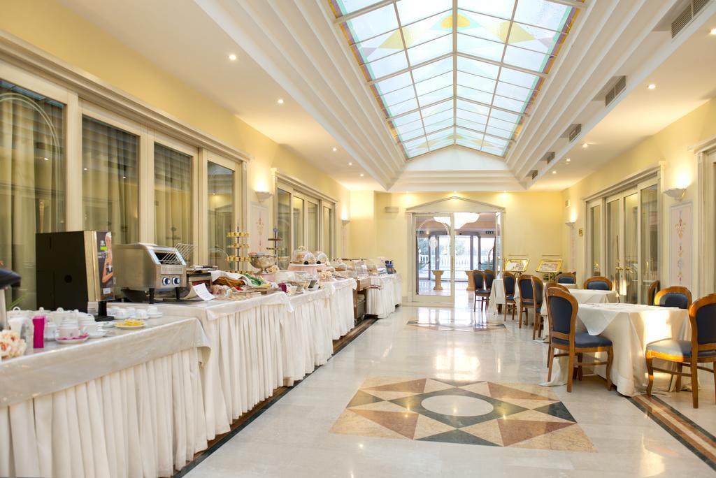 Hotel Villa Medici Рокка-Сан-Джованни Экстерьер фото