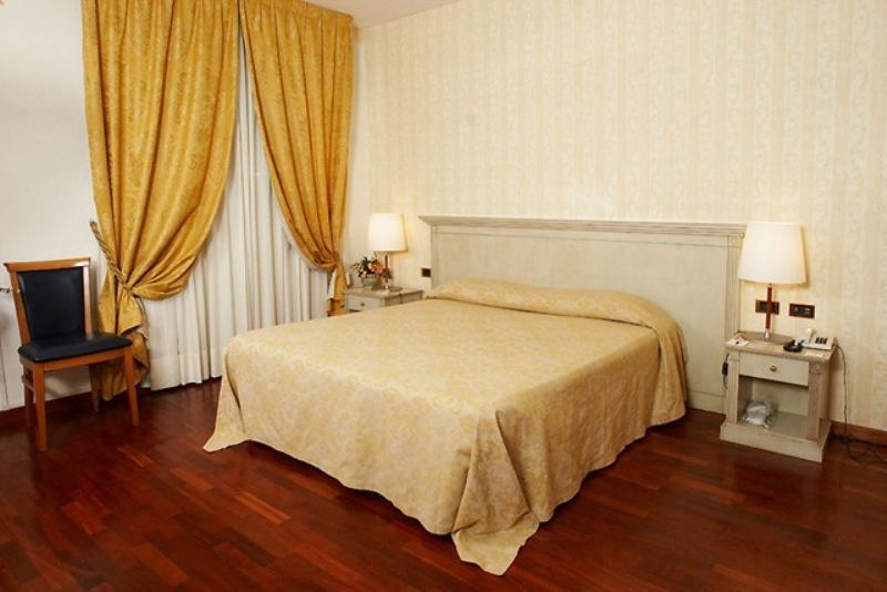 Hotel Villa Medici Рокка-Сан-Джованни Экстерьер фото