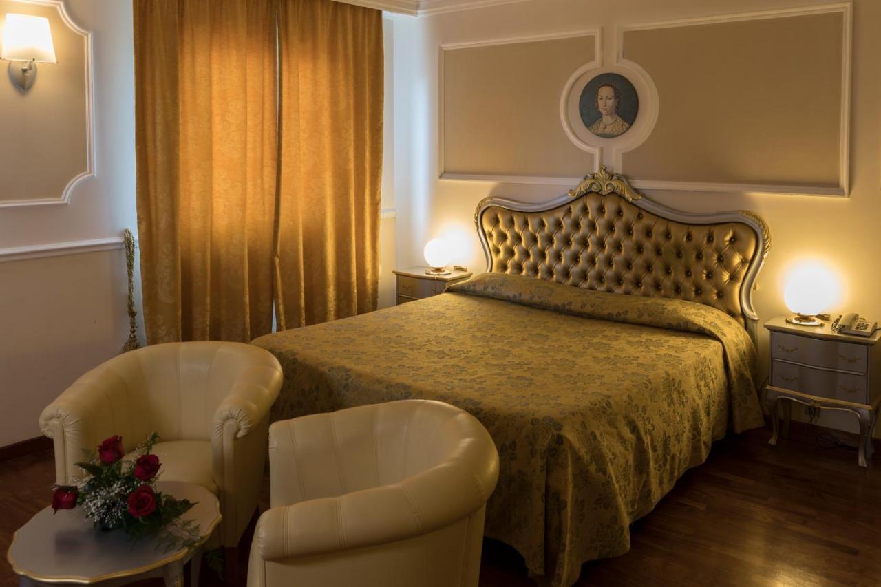 Hotel Villa Medici Рокка-Сан-Джованни Экстерьер фото